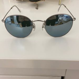 Blue mirrored round raybans model number- RB3447